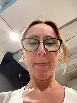 Freechat LauraDavis on StripChat