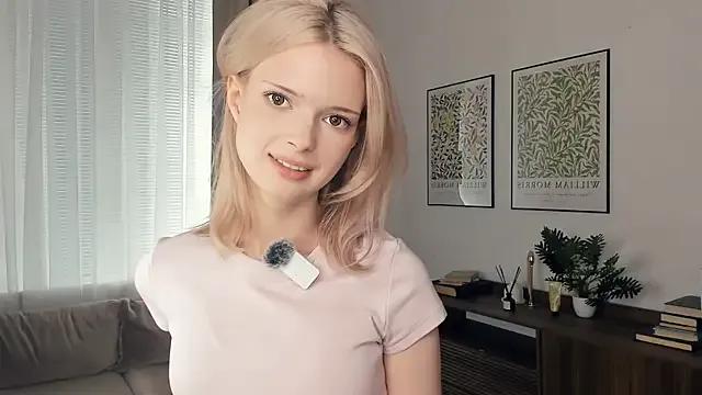 LaureMestler from StripChat is Freechat