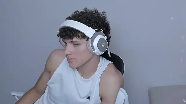 Freechat laurent_nova on StripChat