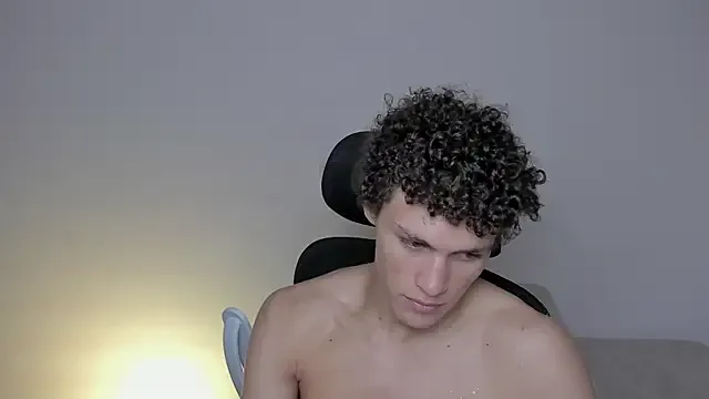 Freechat laurent_nova on StripChat