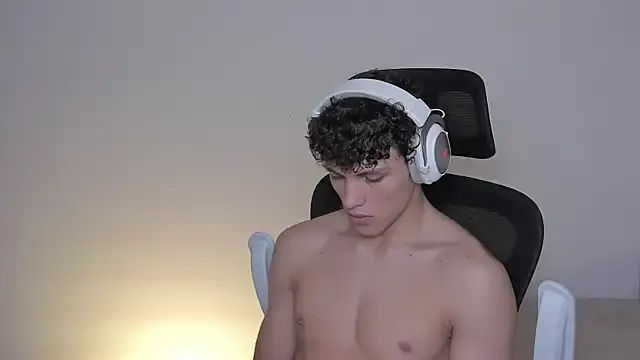 Freechat laurent_nova on StripChat