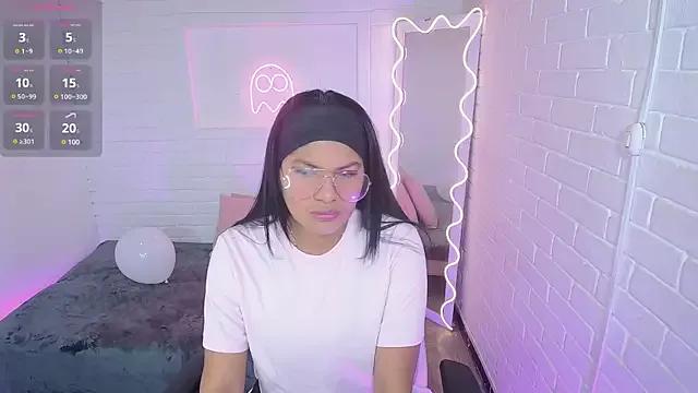Lexy_tay from StripChat is Freechat