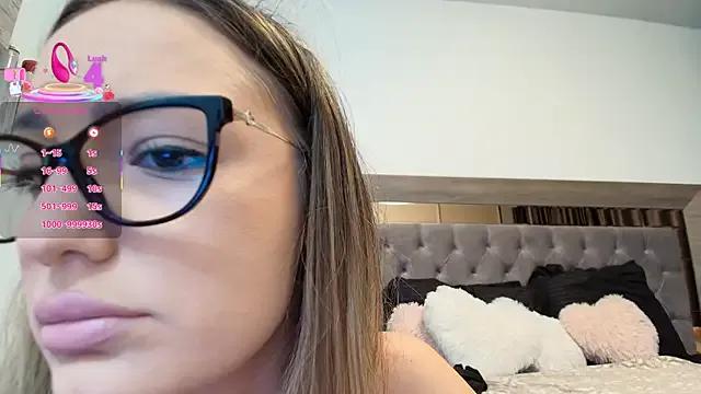 lexydivine from StripChat is Freechat