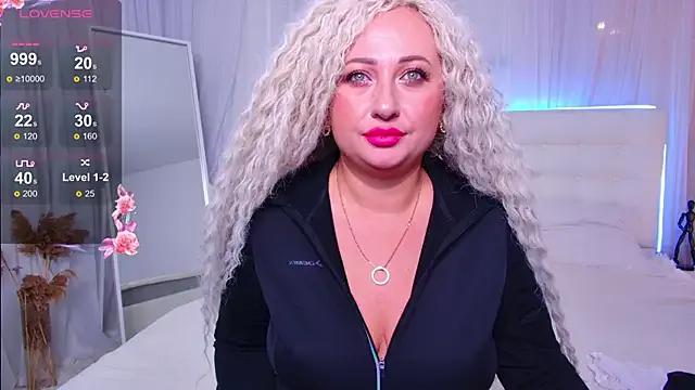 Lilit_1Love from StripChat is Freechat