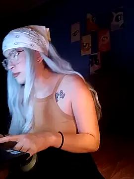 Lilith-Horny from StripChat is Freechat