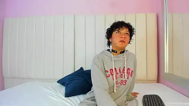 Lilith_flowers from StripChat is Freechat
