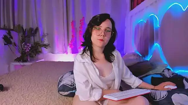 LiliViolet from StripChat is Freechat