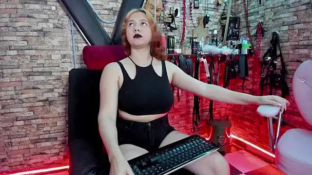 Liltildeman_moon from StripChat is Freechat