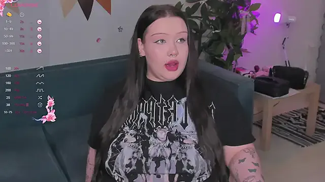 LilyBelll on StripChat 