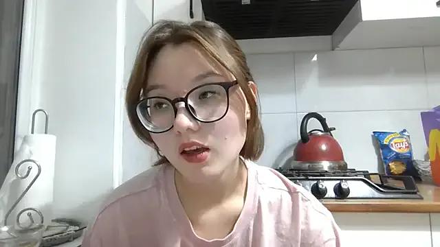 LilyTaylors from StripChat is Freechat