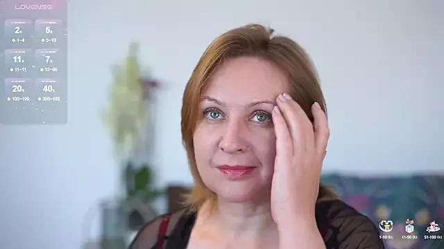 LitleSun from StripChat is Freechat