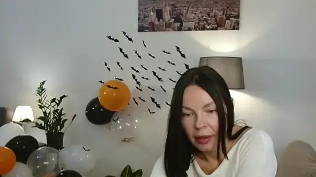 LittleNicolee from StripChat is Freechat