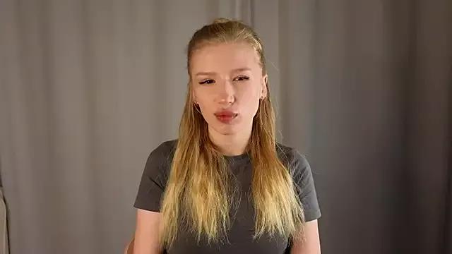 LizaReibman from StripChat is Freechat
