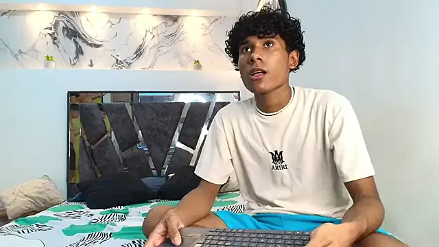 Freechat LONDON_BOYS1 on StripChat