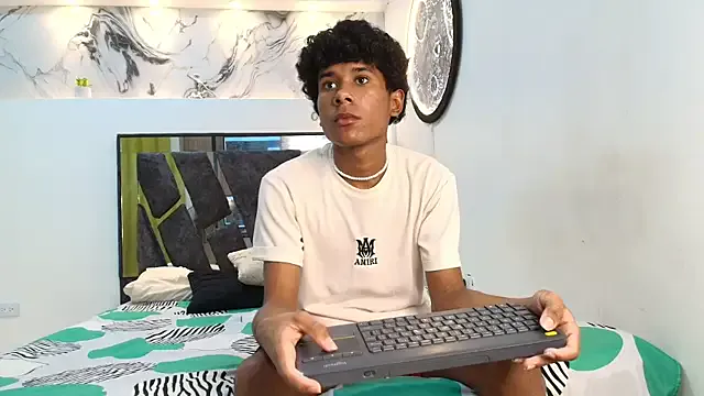 Freechat LONDON_BOYS1 on StripChat