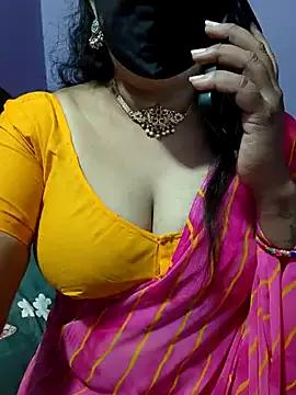luci-queen from StripChat is Freechat
