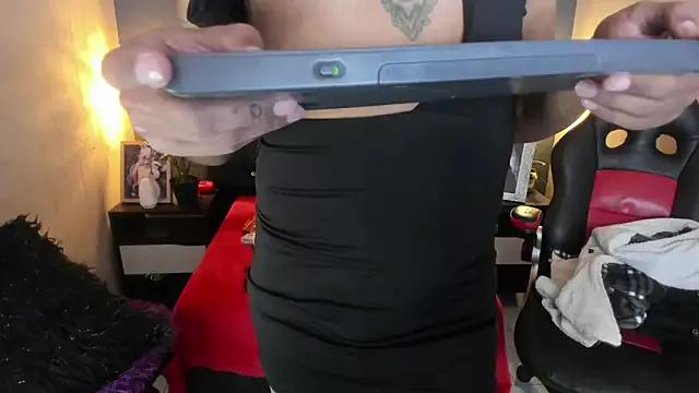 Lucia-Horny24 from StripChat is Freechat