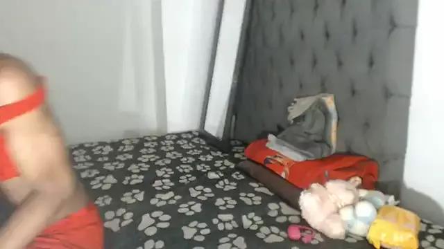 lucianadolll from StripChat is Freechat