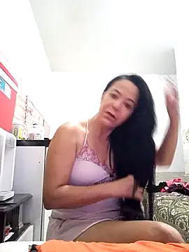 Freechat lucineia7 on StripChat