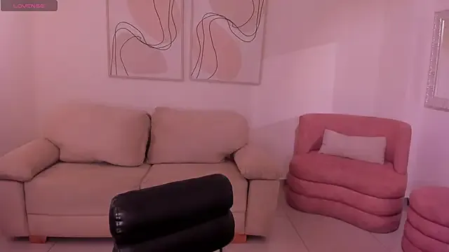 Freechat LucyWeiss_ on StripChat