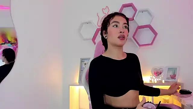 Luna_meyeer from StripChat is Freechat