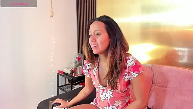 Freechat LunaaMorena on StripChat