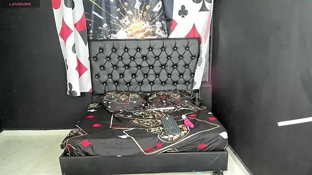 Lunablazzee from StripChat is Freechat