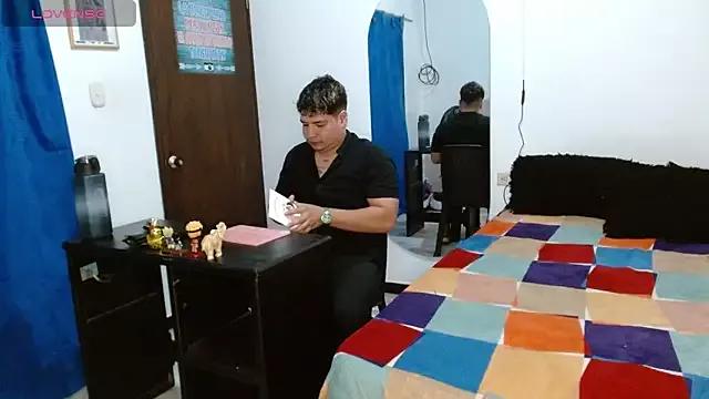 lunaxxx_IAN11 from StripChat is Freechat
