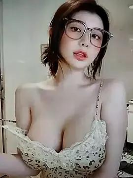 Lusi_show from StripChat is Group