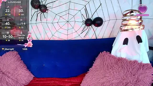 Ly_lulu from StripChat