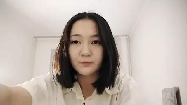 Lyndasilk from StripChat is Freechat