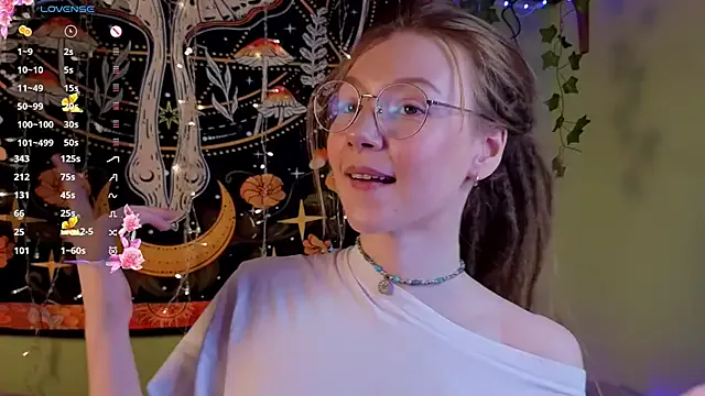 Freechat lyra_thenymph on StripChat