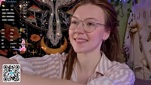 Freechat lyra_thenymph on StripChat