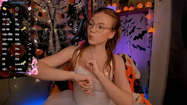 Freechat lyra_thenymph on StripChat