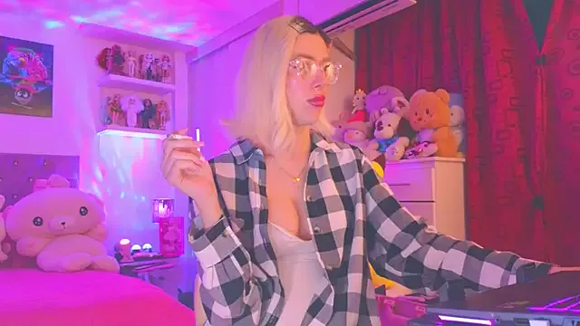 Freechat MadamBarbiee on StripChat