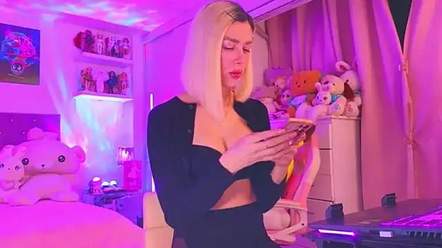 Freechat MadamBarbiee on StripChat