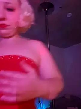 MadelynDaisyMoanroe from StripChat is Freechat