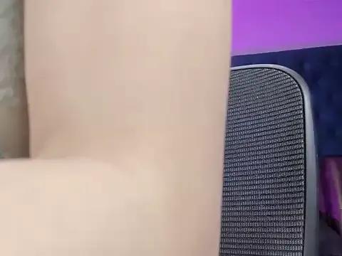 MadyMeribeth from StripChat is Freechat