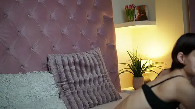 Freechat MaiaMini on StripChat