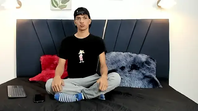 maicol_cum23 on StripChat