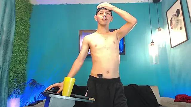 Marcus_and_Tony from StripChat is Freechat
