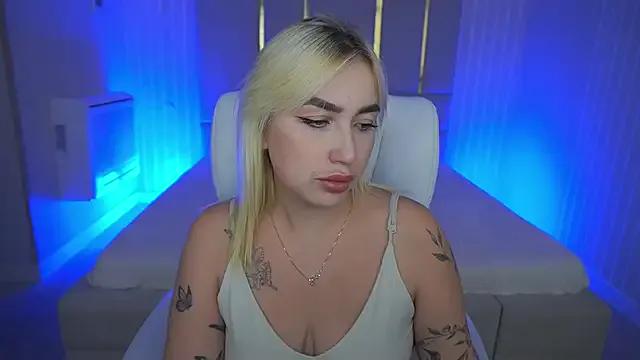 MariellaVi from StripChat is Freechat