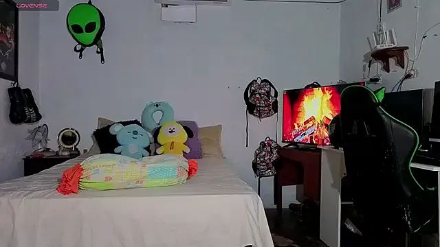 Freechat MARIELSINS_1111 on StripChat