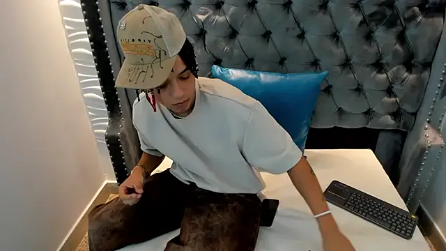 Freechat MARSHALL_SPENCER on StripChat