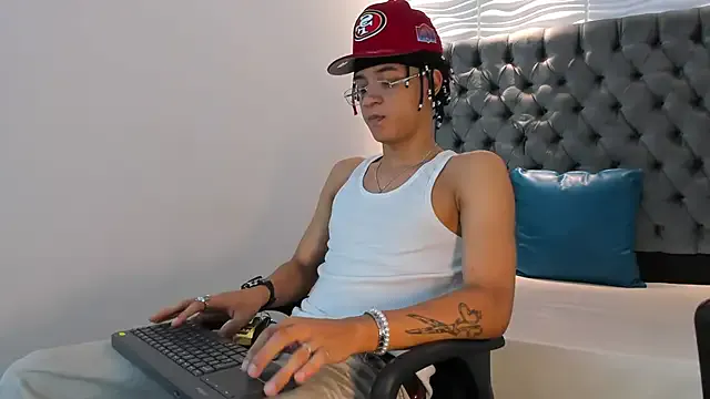 Freechat MARSHALL_SPENCER on StripChat