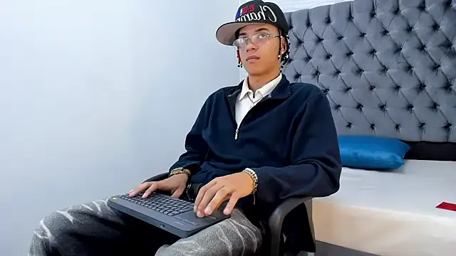 Freechat MARSHALL_SPENCER on StripChat