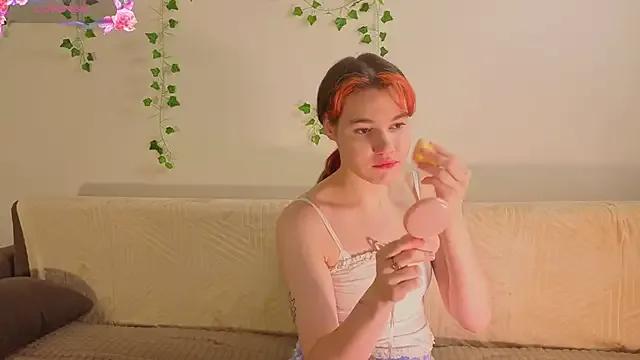 MauraSpurrier from StripChat