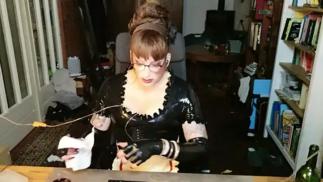 Freechat MaxiEmily on StripChat