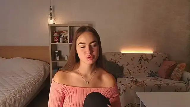 MayaGlow from StripChat is Freechat