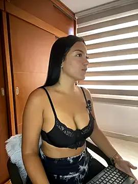 MeganRoes from StripChat is Freechat